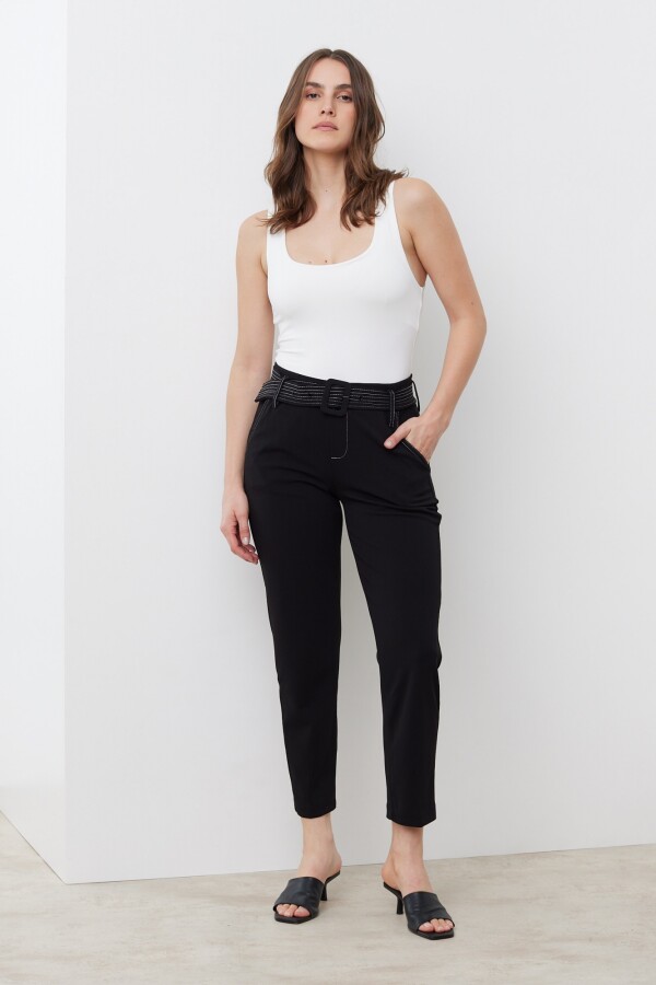 Pantalon Con Cinto NEGRO