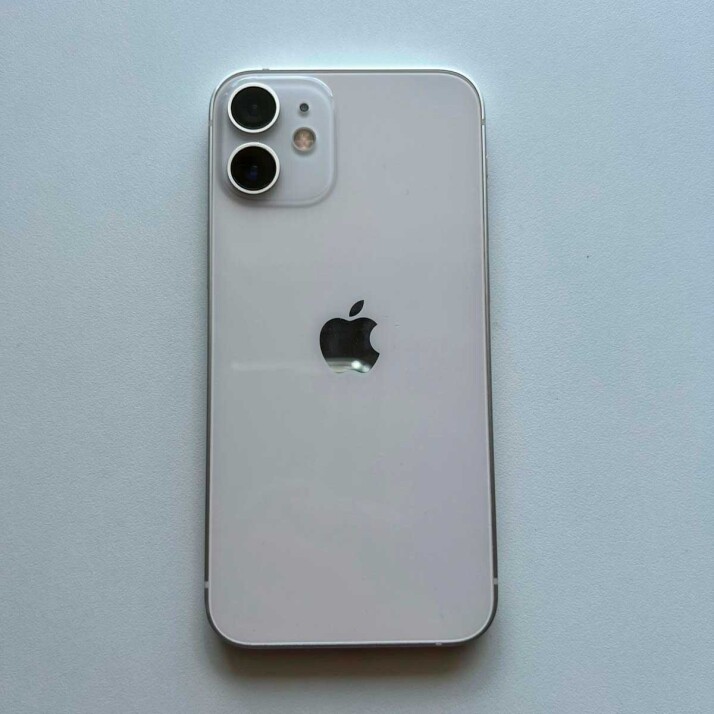 iPhone 12 Mini 64 GB - White iPhone 12 Mini 64 GB - White