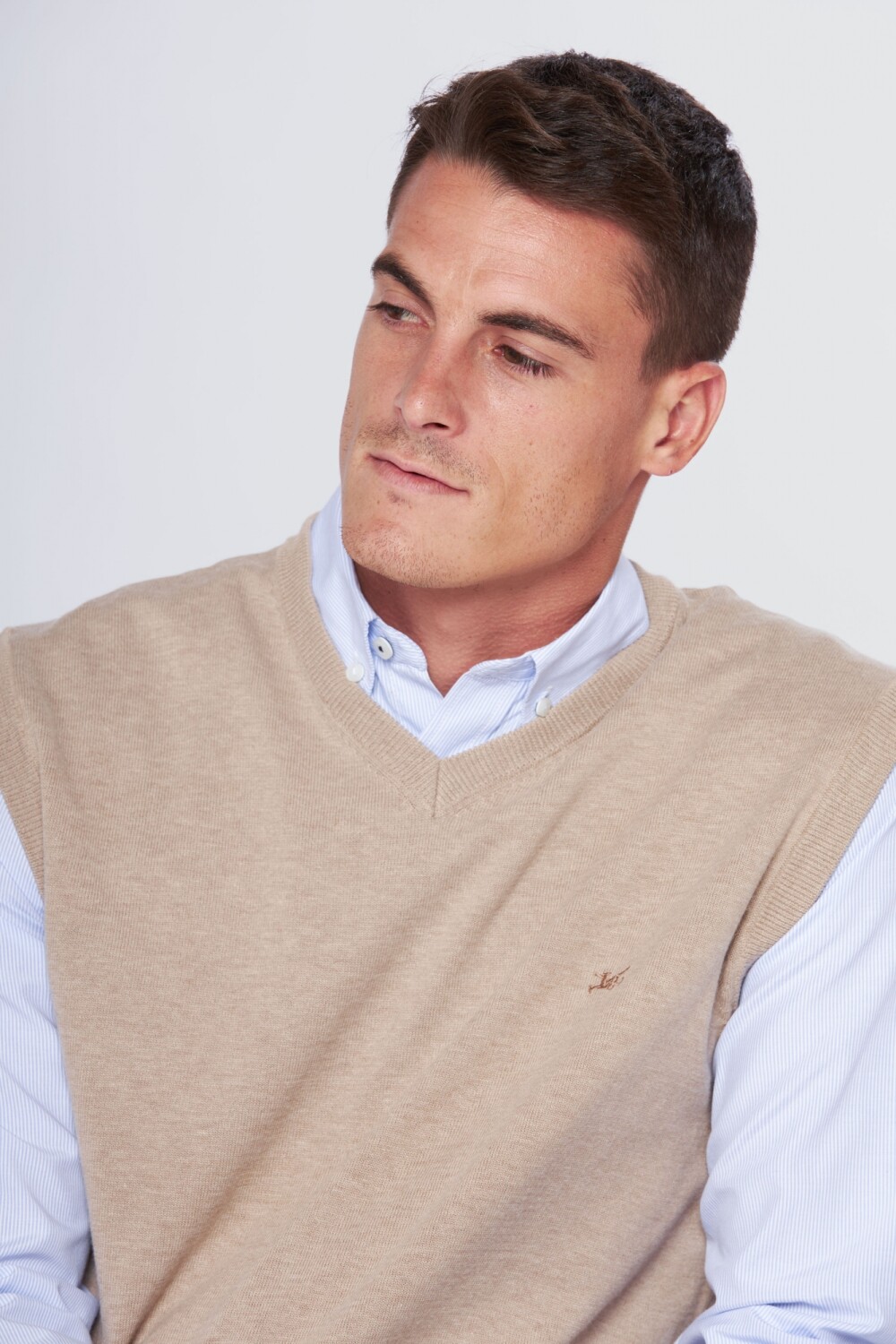 CHALECO TEJIDO Beige