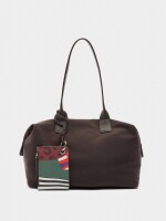 Bolso Shopper De Textura Suave Con Colgante marron