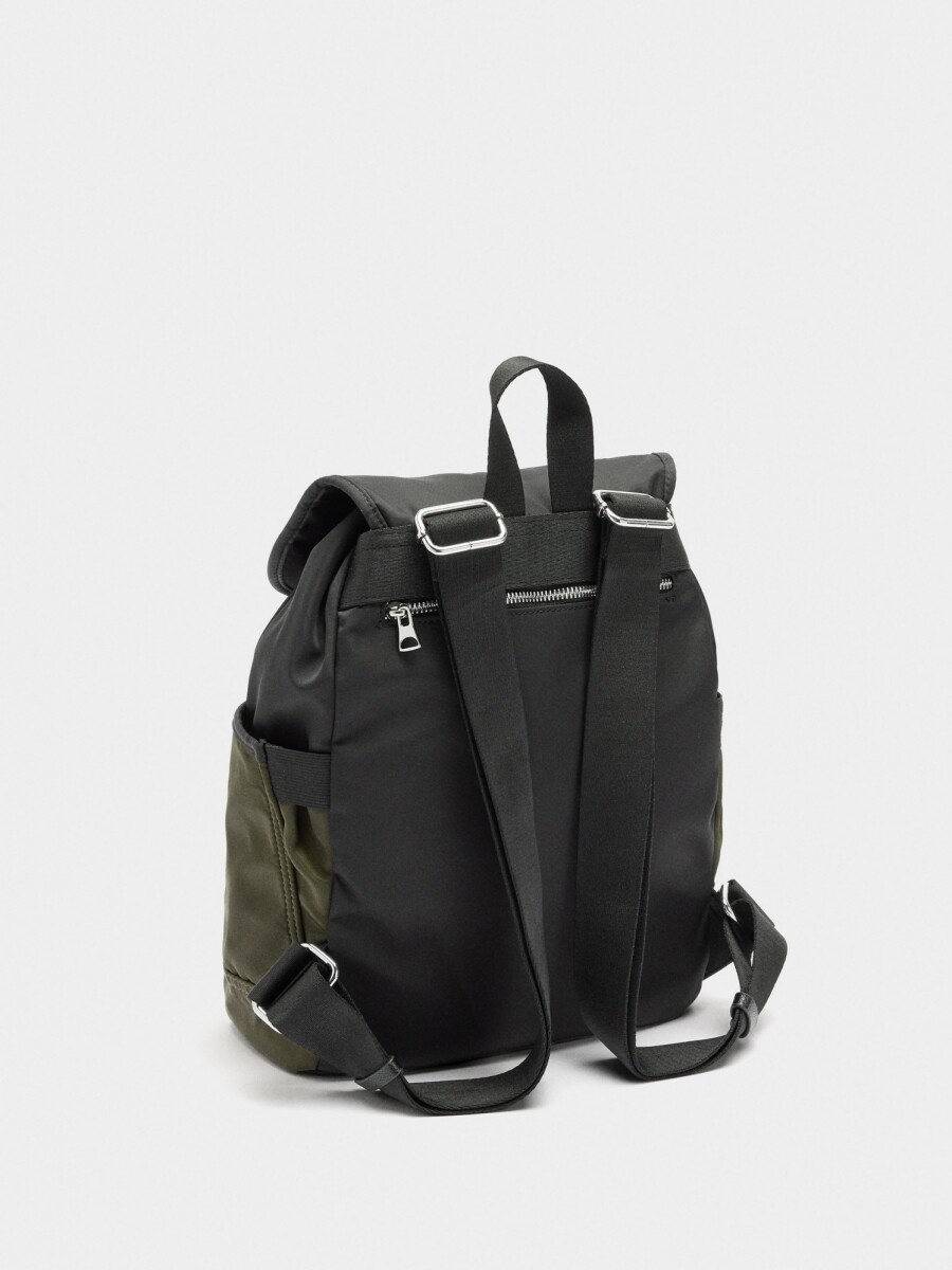 Mochila Color Block Con Nylon negro