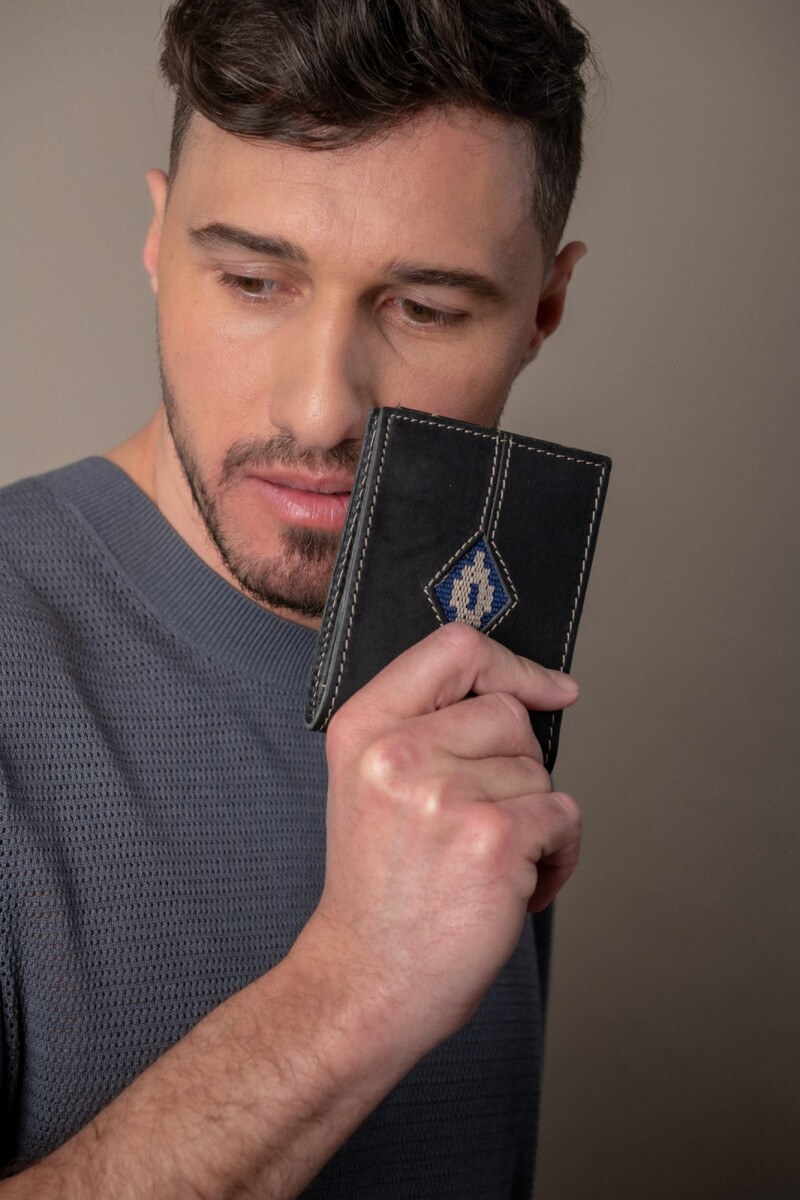 Set de billetera con guardapampa y llavero Negro