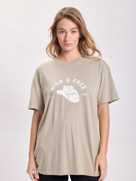 Remera oversize estampa Oliva