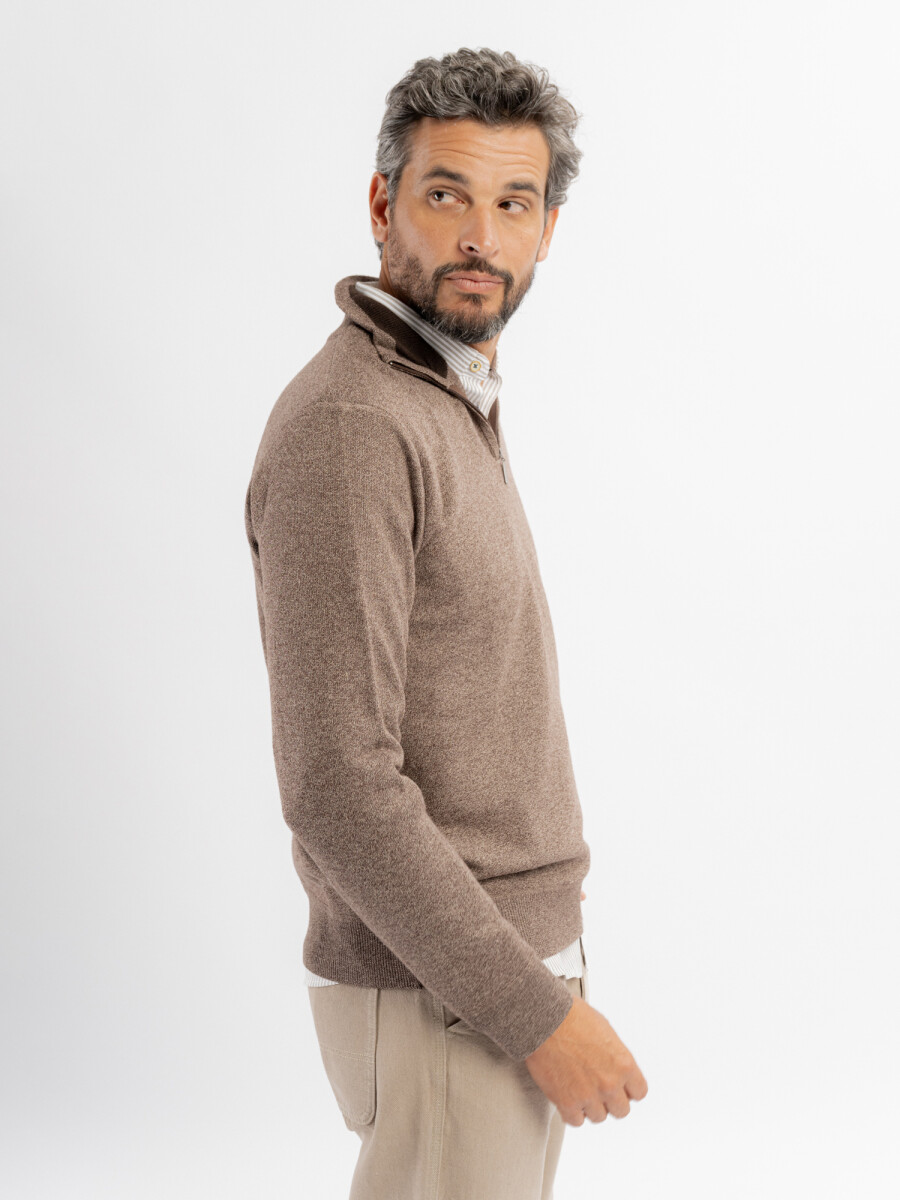 Remera medio cierre Tilo - marron 