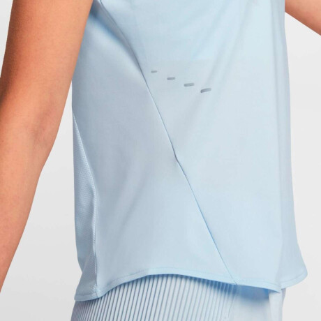Remera Nike Swift Dri-Fit Top de Mujer Azul