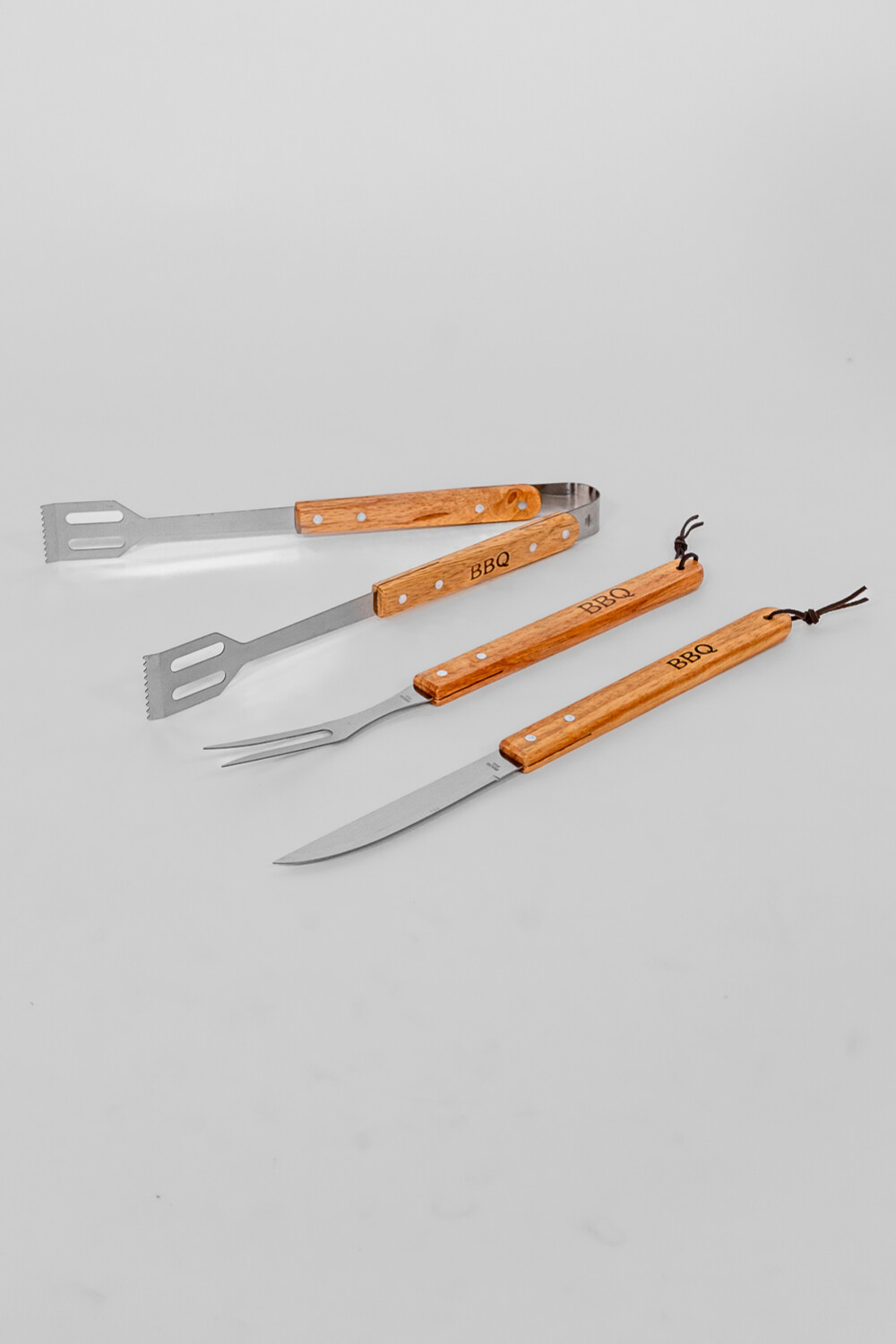 Accesorios Para Parrilla Set De 3 Piezas. Pinza, Pincho Y Cuchil Color Unico