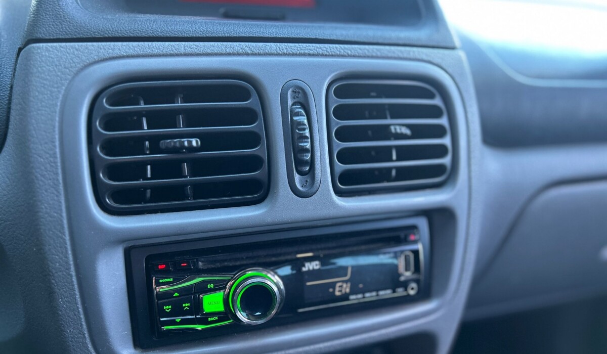 Renault Clio Expression 1.6 2006 Renault Clio Expression 1.6 2006