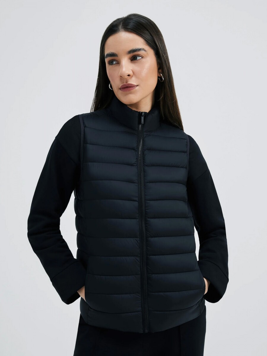 CHALECO PUFFER CON BOLSILLOS - NEGRO 