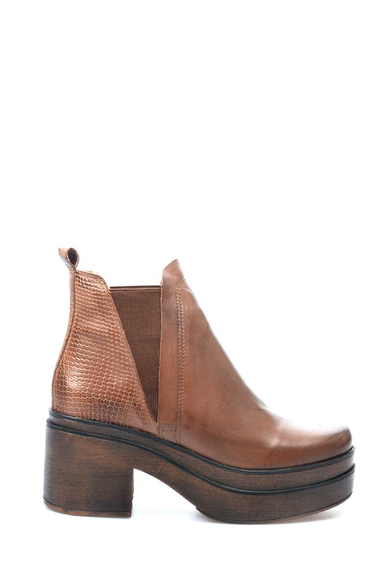 Bota Con Plataforma y Elástico Cuero Castor