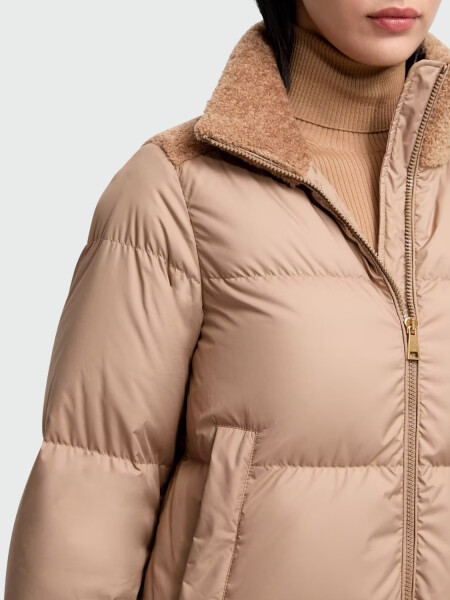 MONCLER - Campera de Plumas Esnaie Beige