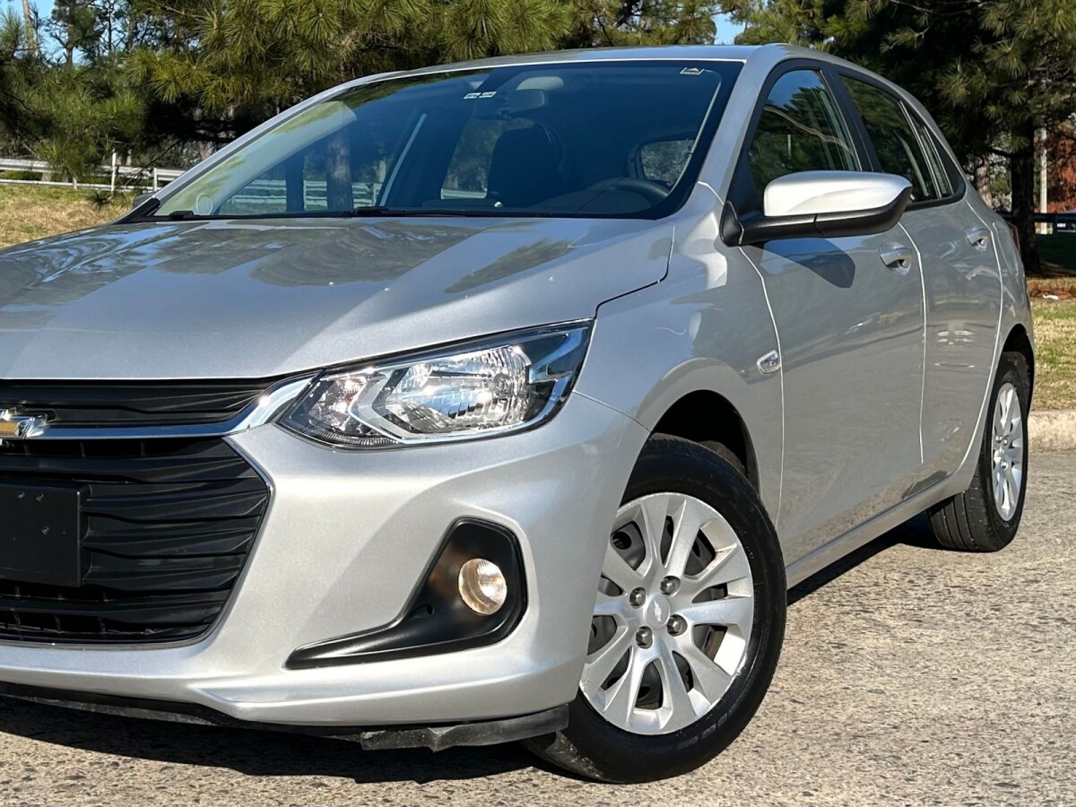 Chevrolet Onix 1.2 LT EXCELENTE ESTADO! | Permuta / Financia Chevrolet Onix 1.2 LT EXCELENTE ESTADO! | Permuta / Financia