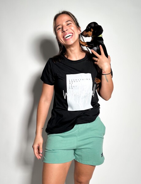 Remera estampada Oriana Negro