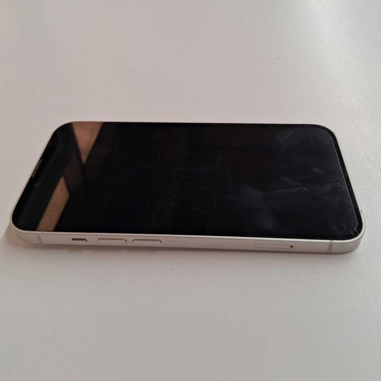 iPhone 14 128GB - White — denuevo