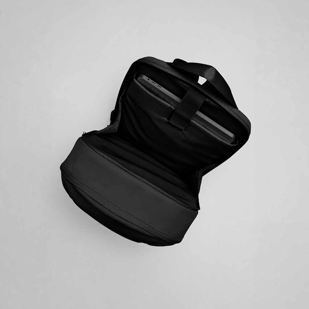 Bolso The Sleek Backpack Unisex Black