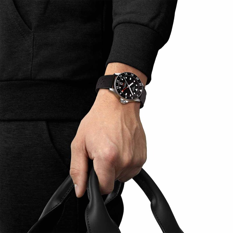 Reloj Tissot T1208521705100 Seastar 1000 Quartz GMT para hombre de silicona Negro