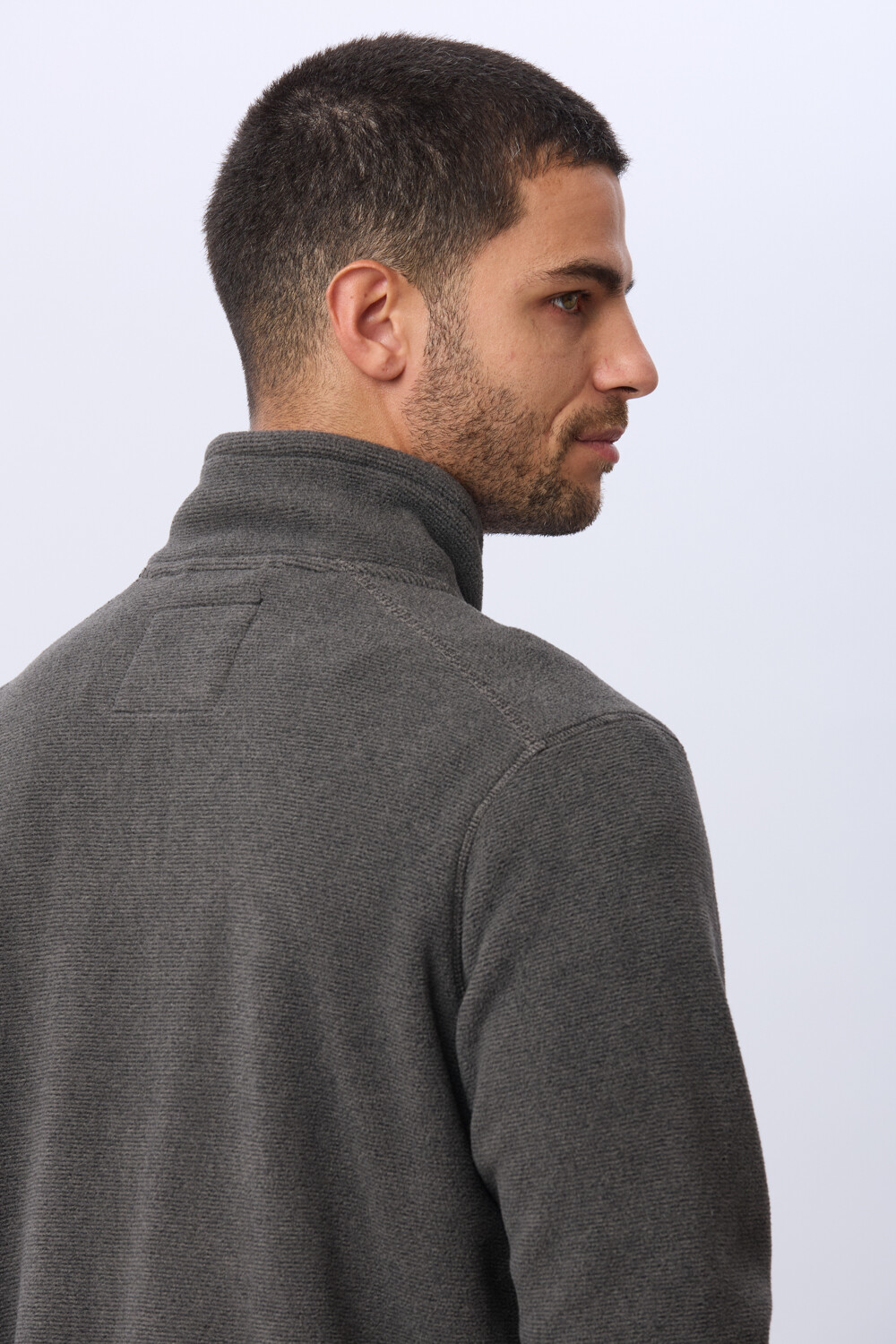 CAMPERA POLAR TEXTURADO LIVIANA Gris