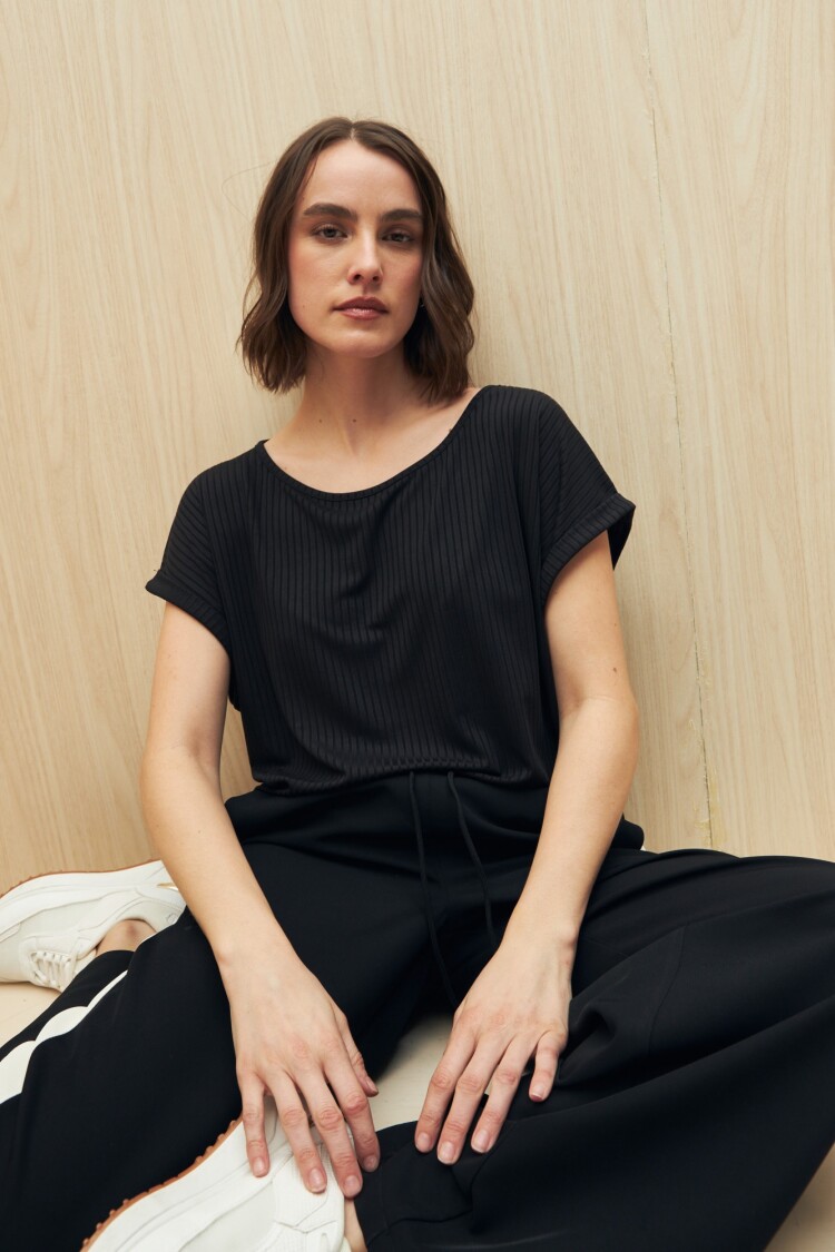 REMERA MANUEL Negro