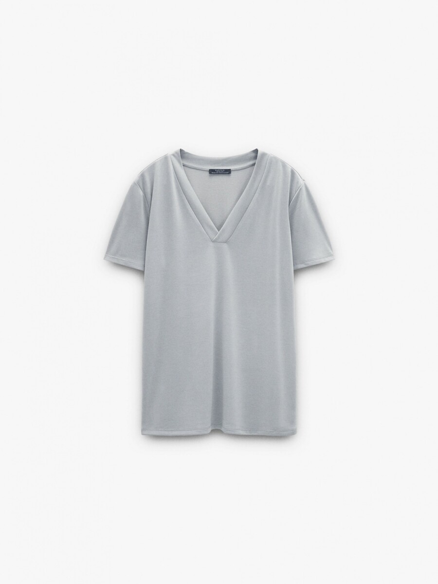 Camiseta Básica Cuello Pico gris