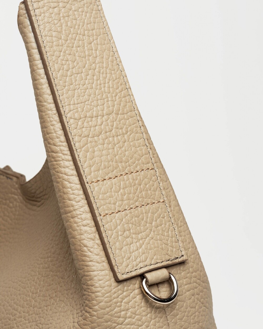 Bolso Tanner en cuero graneado Taupe