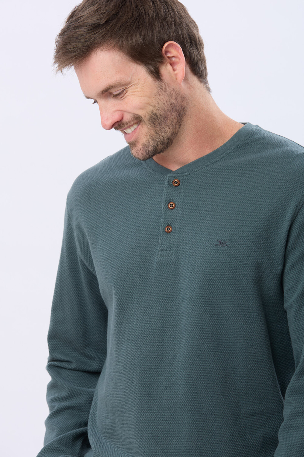 REMERA ALGODÓN CON BOTONES VERDE