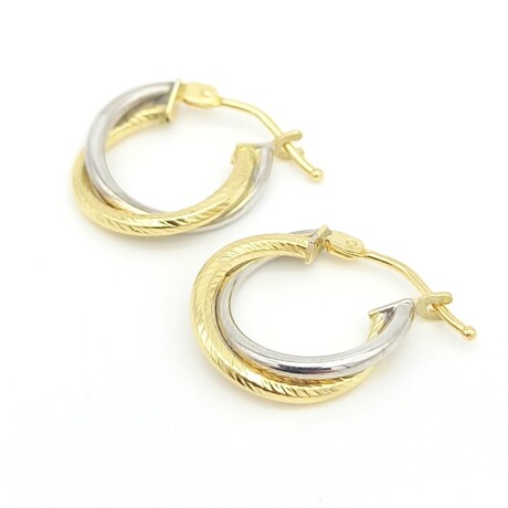 Par de aros de oro 18 ktes, entrelazados. Par de aros de oro 18 ktes, entrelazados.
