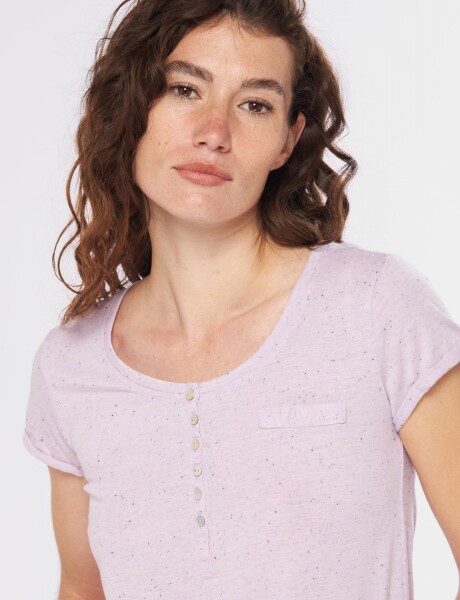REMERA CON BOTONES Lavanda