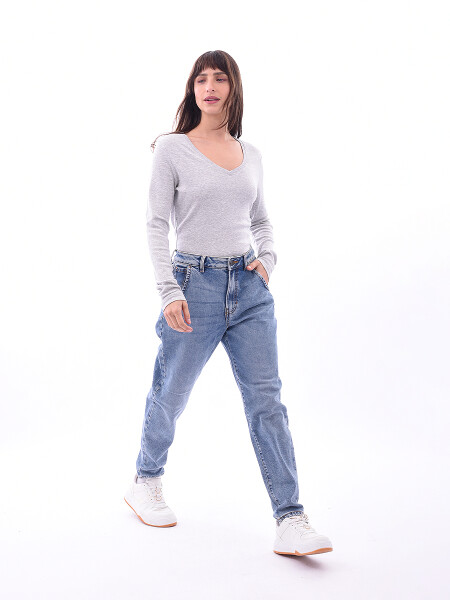 REMERA BASICA PETRA RIBB GRIS