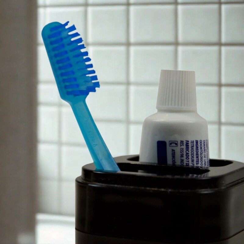 Porta cepillo 6,5x6,5x12,7 cm NEGRO