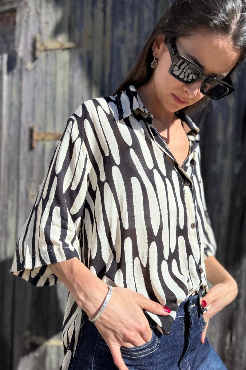 Camisa Flora Estampado negro y blanco