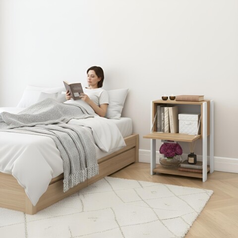 Mesa de Luz Noche Rivoli - Puerta Batiente y Estante Inferior - 45x60cm - Miel / Blanco Mesa de Luz Noche Rivoli - Puerta Batiente y Estante Inferior - 45x60cm - Miel / Blanco