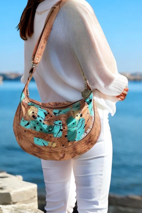 Cartera De Cuero Milán Línea Ottenta Con Arte Pintada A Mano Por Carolina De Cunto. Cartera De Cuero Milán Línea Ottenta Con Arte Pintada A Mano Por Carolina De Cunto.