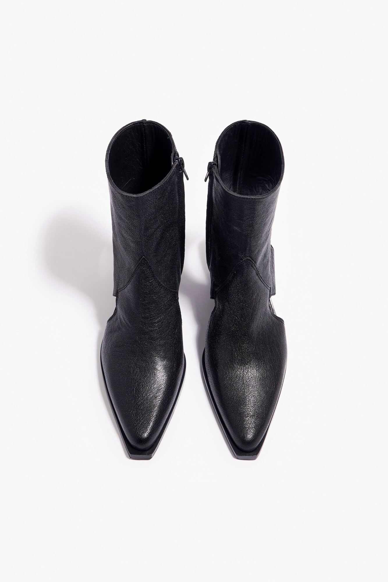 Botin cut out online