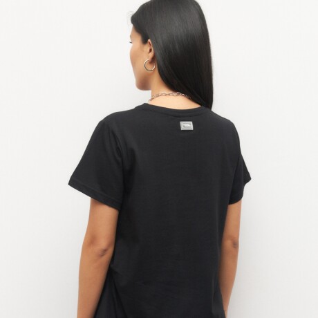 REMERA MONTAGUE Negro