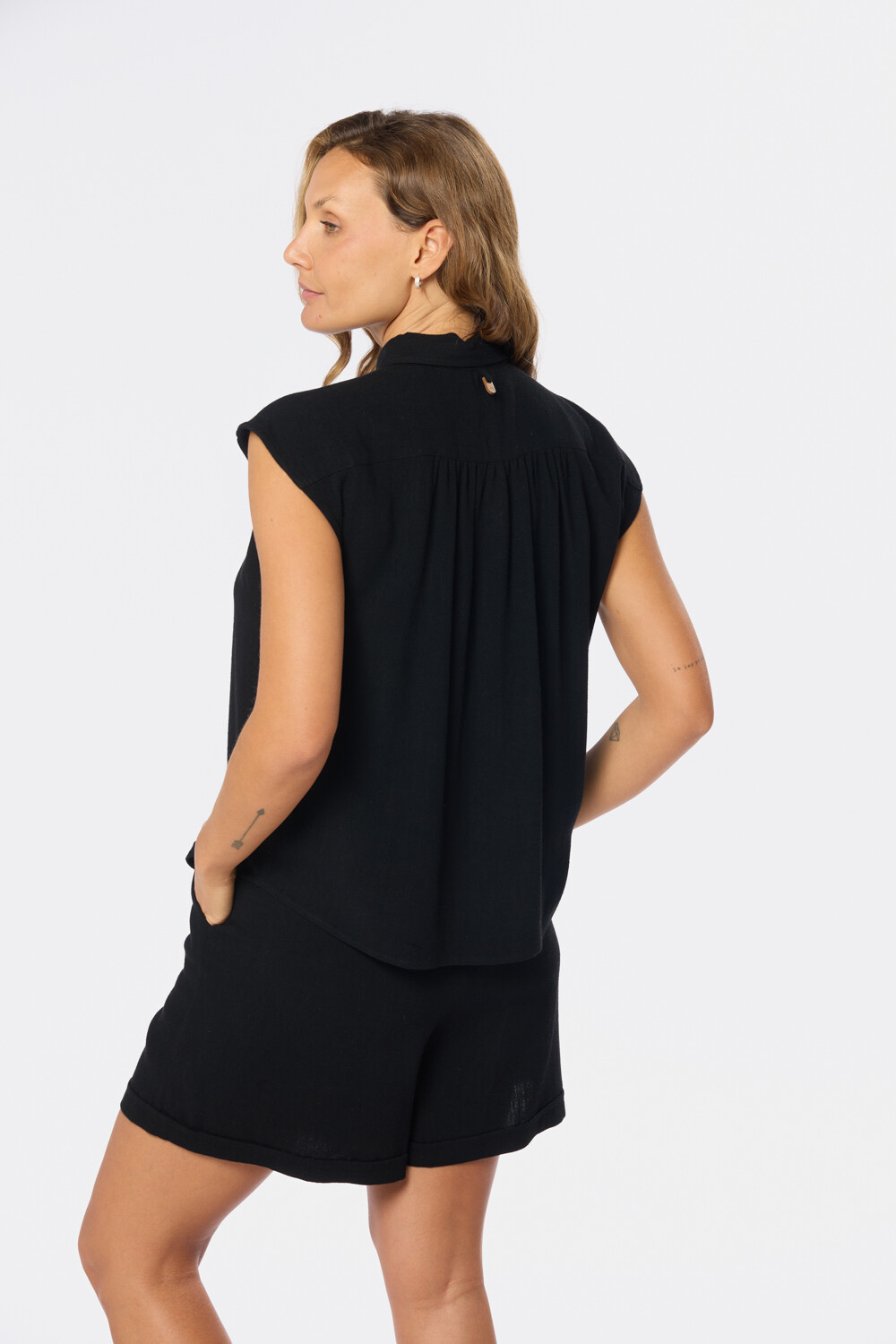 CAMISA DE LINO Negro
