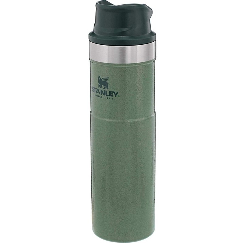 Termo Stanley Mug Viajero Classic con Gatillo 590Ml Termo Stanley Mug Viajero Classic con Gatillo 590Ml
