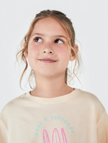 CAMISETA INFANTIL CON ESTAMPA AMARILLO