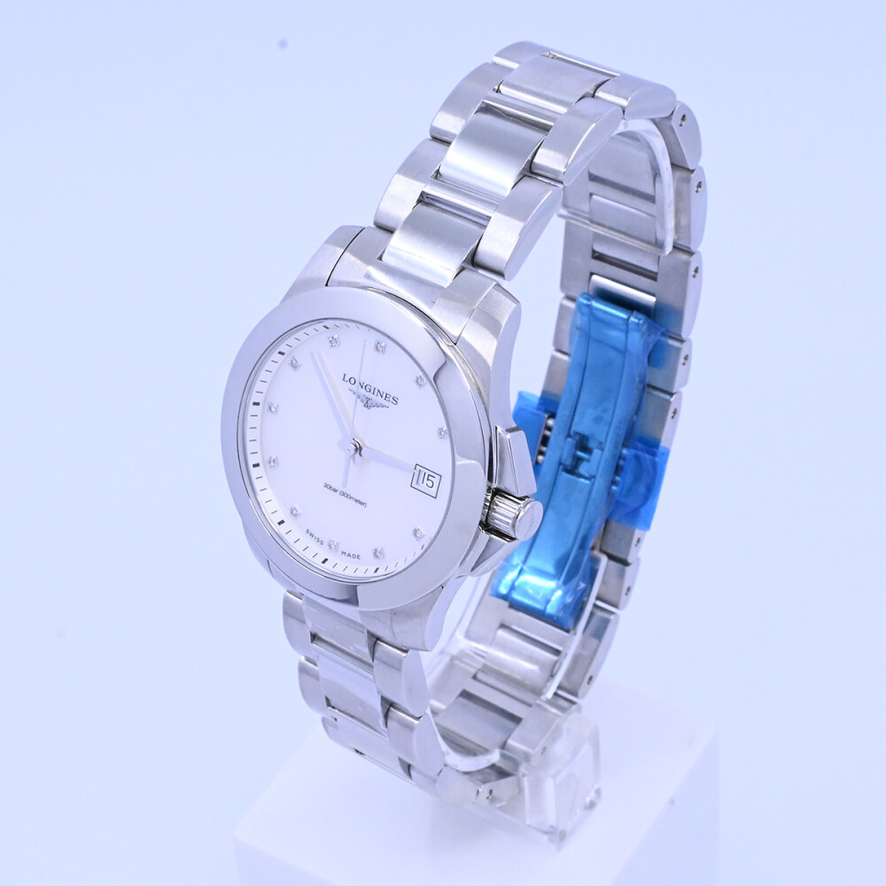 Longines Conquest medium L3.377.4 caja 34 mm dial madre perla y brillantes, en excelente condición. Longines Conquest medium L3.377.4 caja 34 mm dial madre perla y brillantes, en excelente condición.