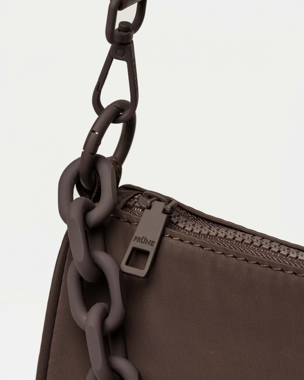 Cartera al Hombro Match en Nylon Marron