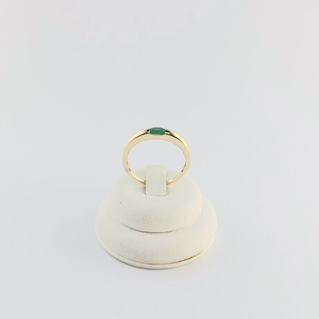 Anillo de oro 9 ktes con Esmeralda. Anillo de oro 9 ktes con Esmeralda.