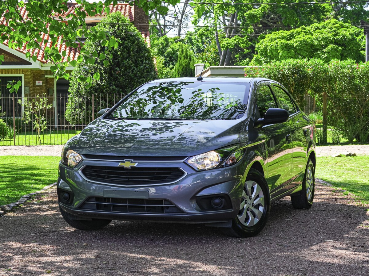 Chevrolet Joy Plus 1.0 Sedan Extra Full| Permuta / Financia Chevrolet Joy Plus 1.0 Sedan Extra Full| Permuta / Financia