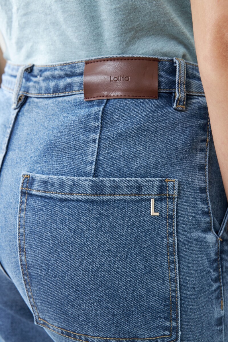 Jean culotte Paulina con botones metálicos jean medio