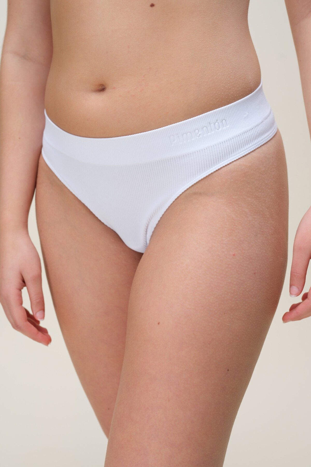 Colaless Aurelia Blanco