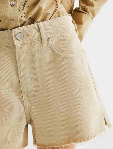 SHORT DE JEAN EN CINTURA MEDIA BEIGE