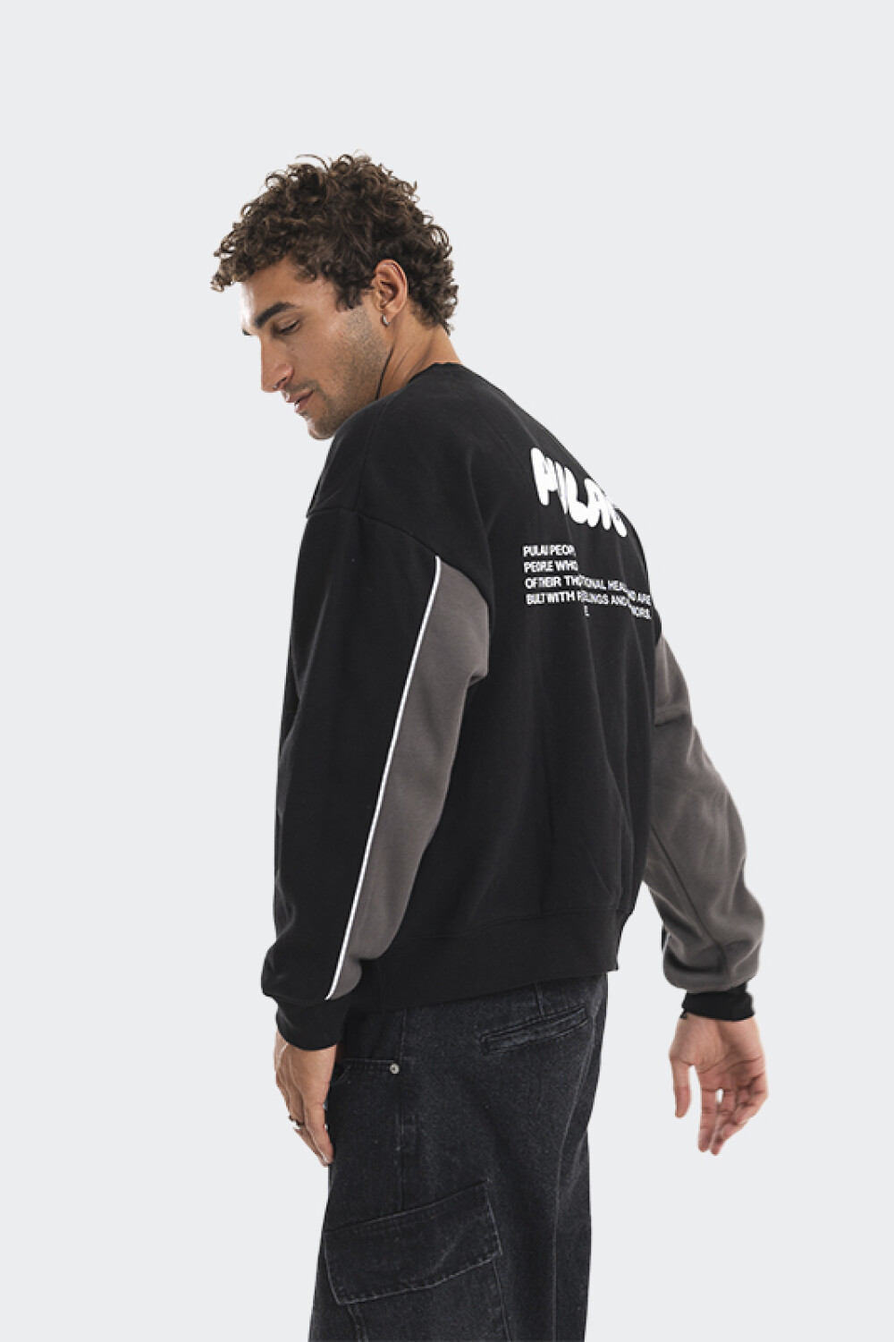 Buzo Pulau Crewneck Negro