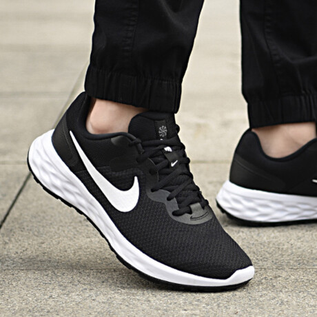 NIKE REVOLUTION 6 NN Black & White