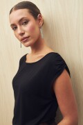 REMERA FORTUNE Negro
