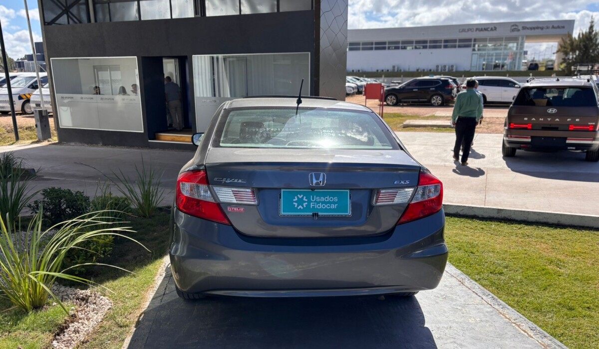 Honda Civic 1.8 EXS MT - 2012 Honda Civic 1.8 EXS MT - 2012