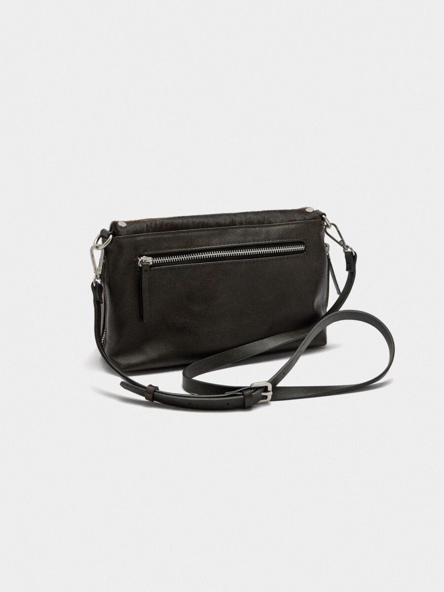 Bolso De Hombro Detalles De Piel Y Tachuelas marron