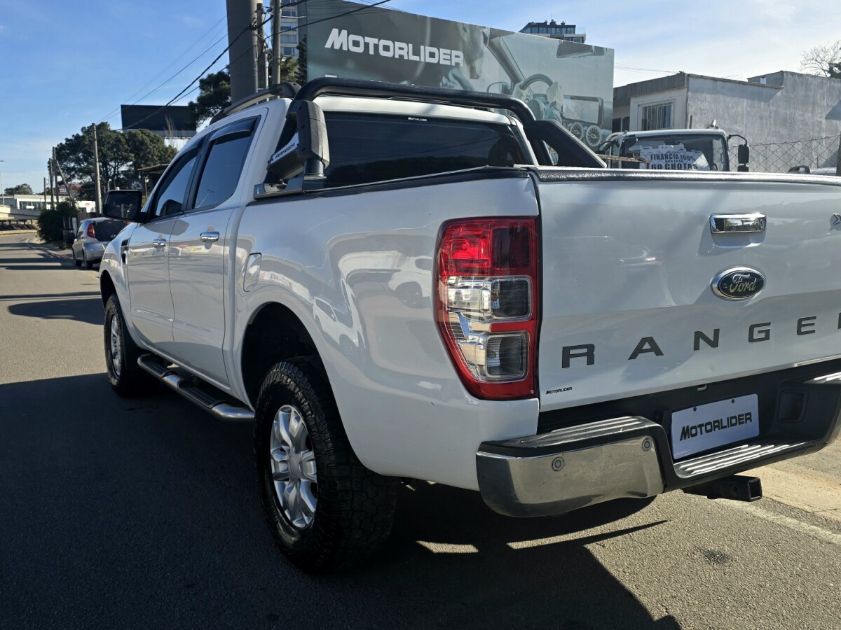 Ford Ranger XLT 2014 EXCELENTE ESTADO! | Permuta / Financia Ford Ranger XLT 2014 EXCELENTE ESTADO! | Permuta / Financia
