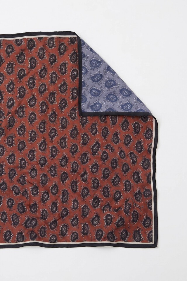 Pañuelo estampado carmesí